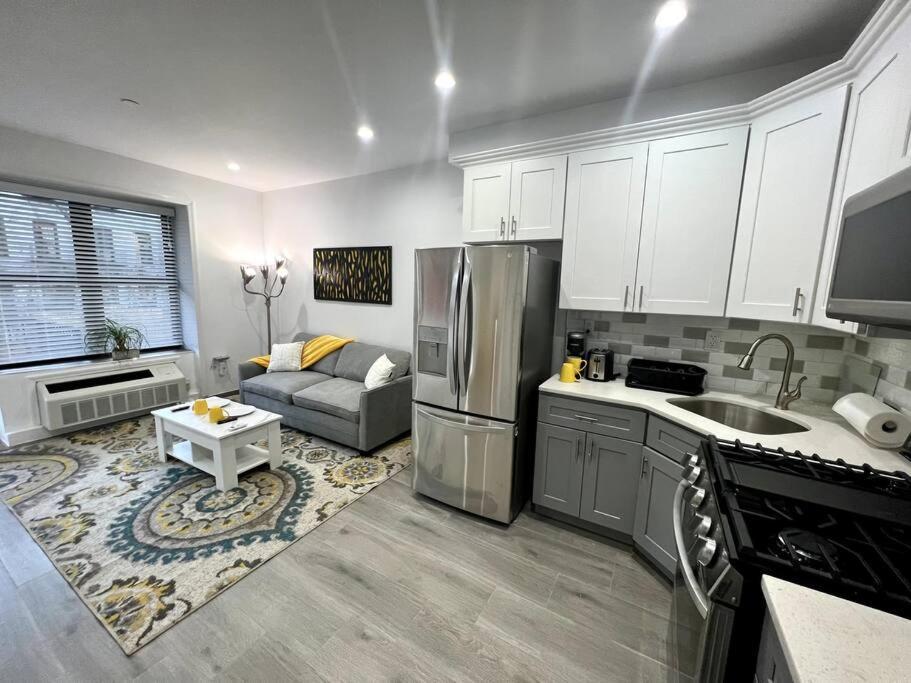Cozy Modern Brooklyn W/ Balcony Appartement *